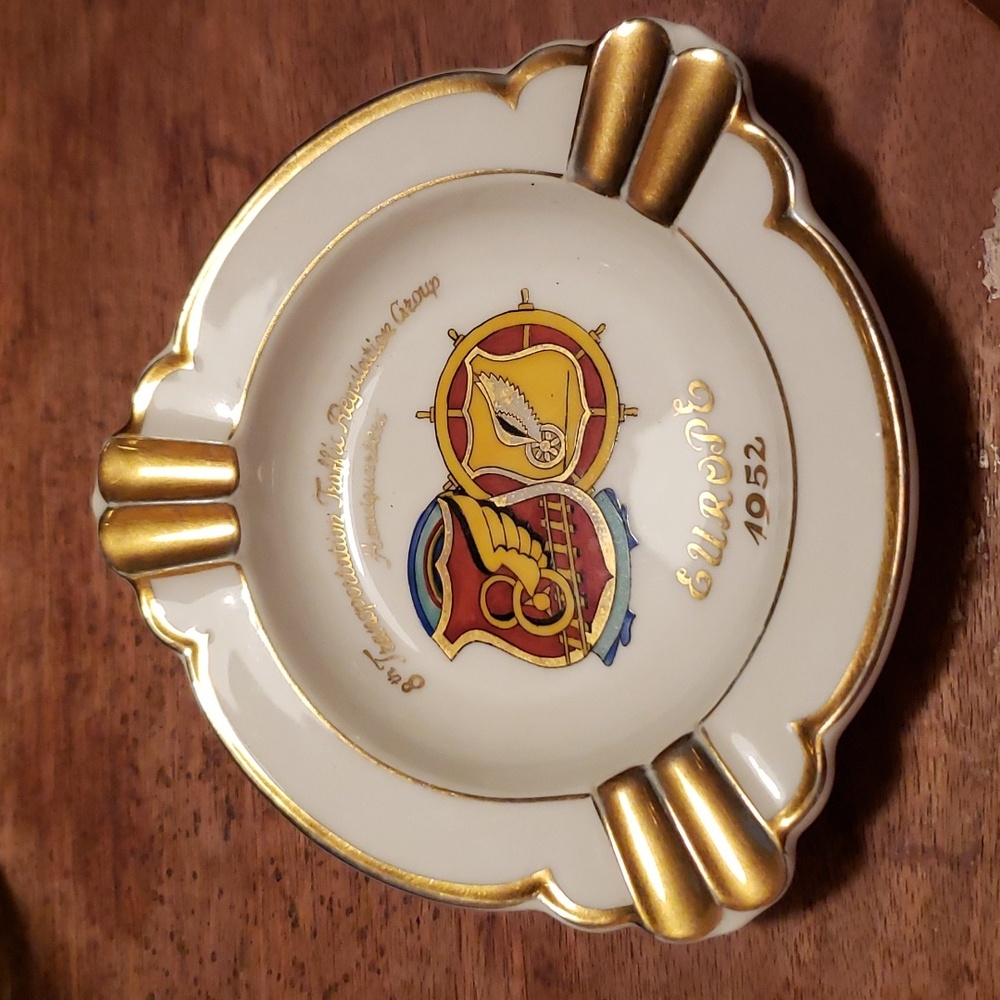 Military History Commemorative Ashtray with Gold Gilding Vintage 1952 Europe